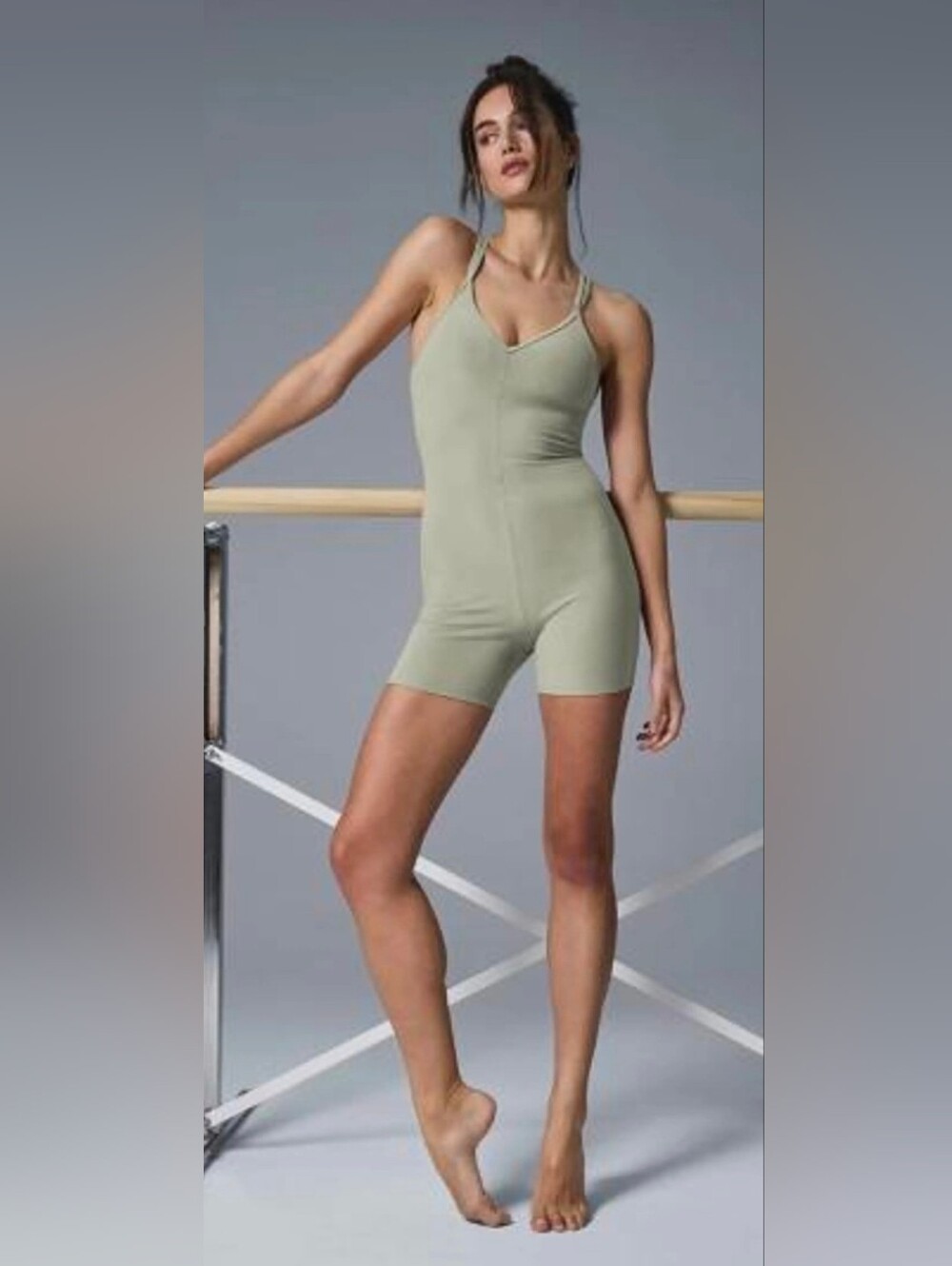 Vuori AllTheFeels Romper Onesie Sage Green Built In Bra XS - Picture 3 of 10